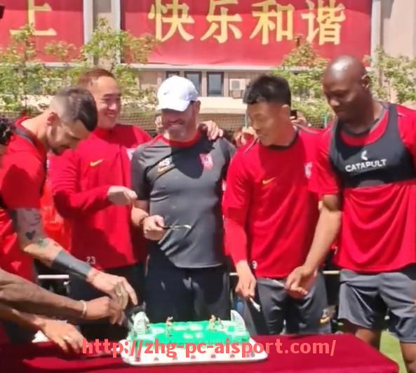 爱体育-世俱杯历史球队比赛控球率统计与控场能力评估